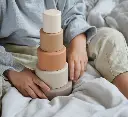 Empilable de gobelets beige en silicone 2 - Léo et Léa.webp
