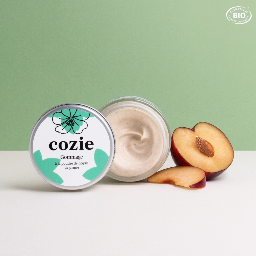 Cozie - Gommage à la poudre de noyau de prune - 50ml