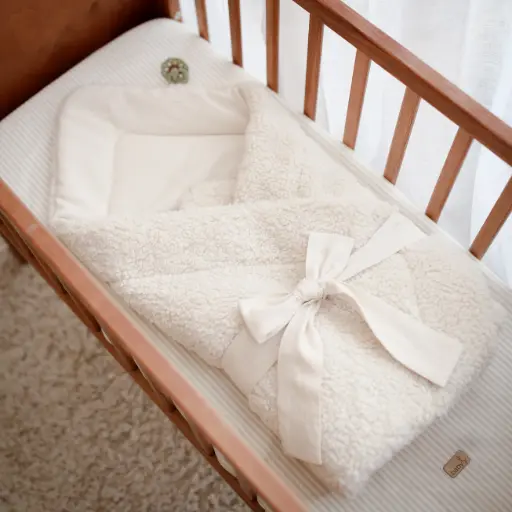 Baby wrap Teddy cram - couverture bébé en bouclé - Babyly