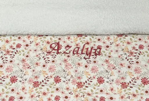 Couverture Enfant 100x140cm/Adulte 140x200cm - Tissu Coton Fleuris divers couleurs - personnalisés avec Broderie.